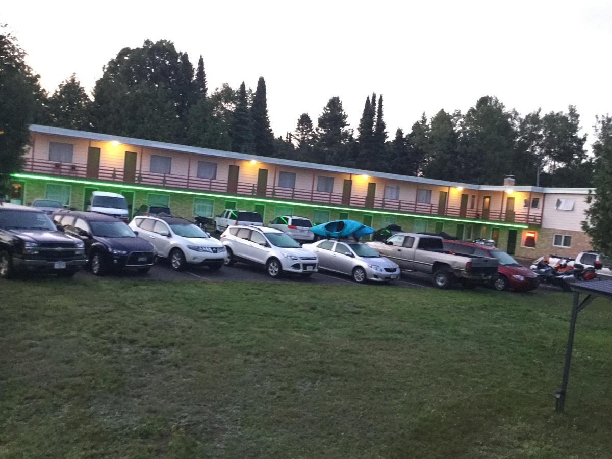 איירונווד Cedars Motel מראה חיצוני תמונה