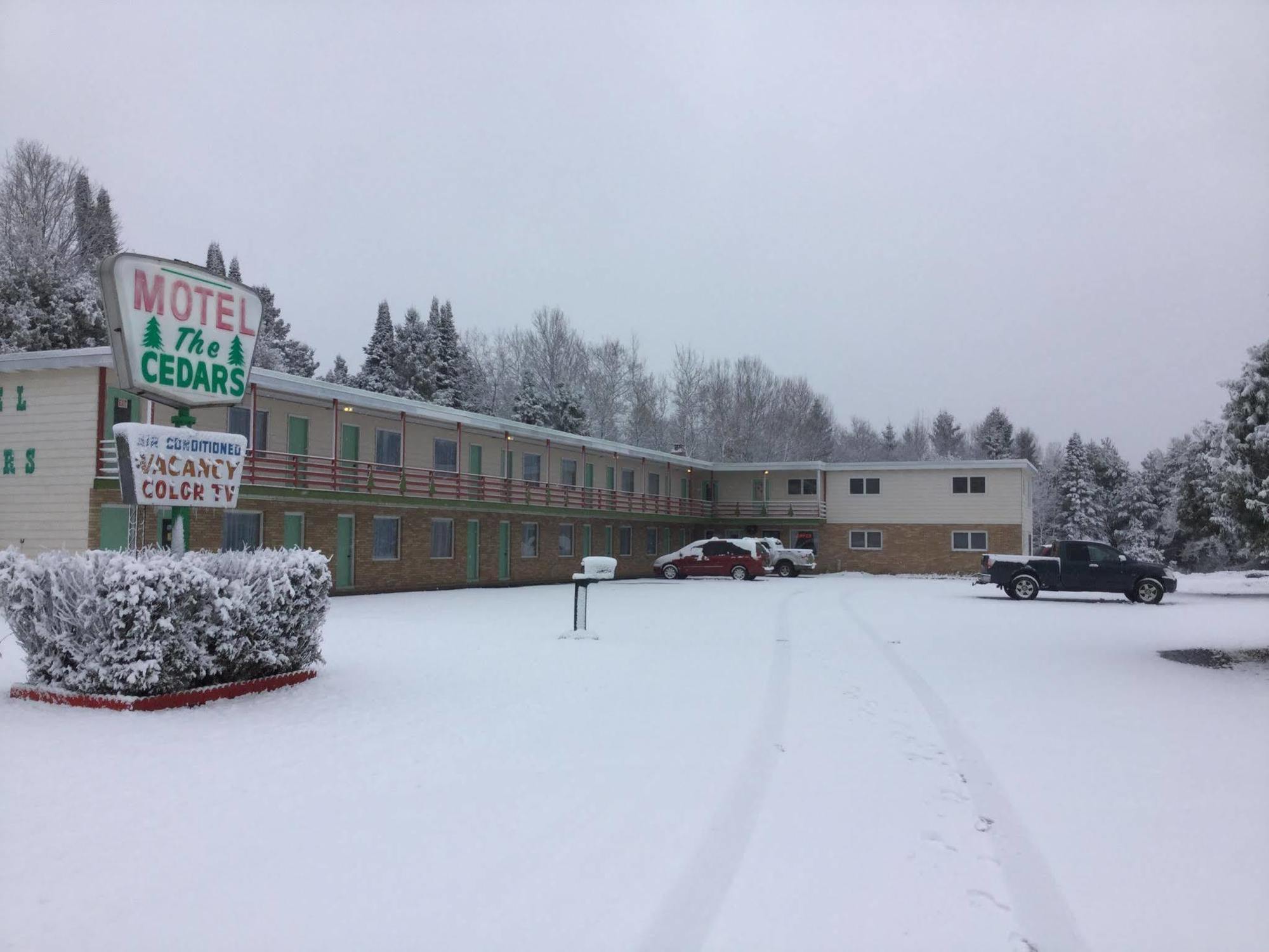 איירונווד Cedars Motel מראה חיצוני תמונה