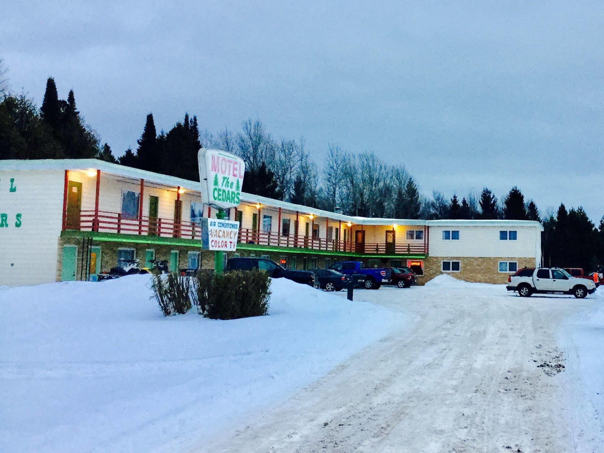 איירונווד Cedars Motel מראה חיצוני תמונה