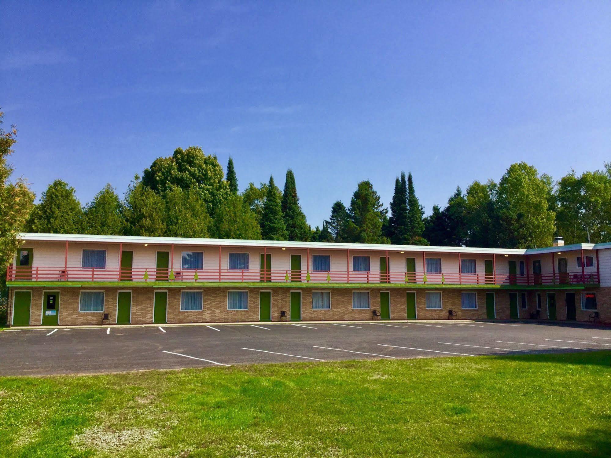 איירונווד Cedars Motel מראה חיצוני תמונה