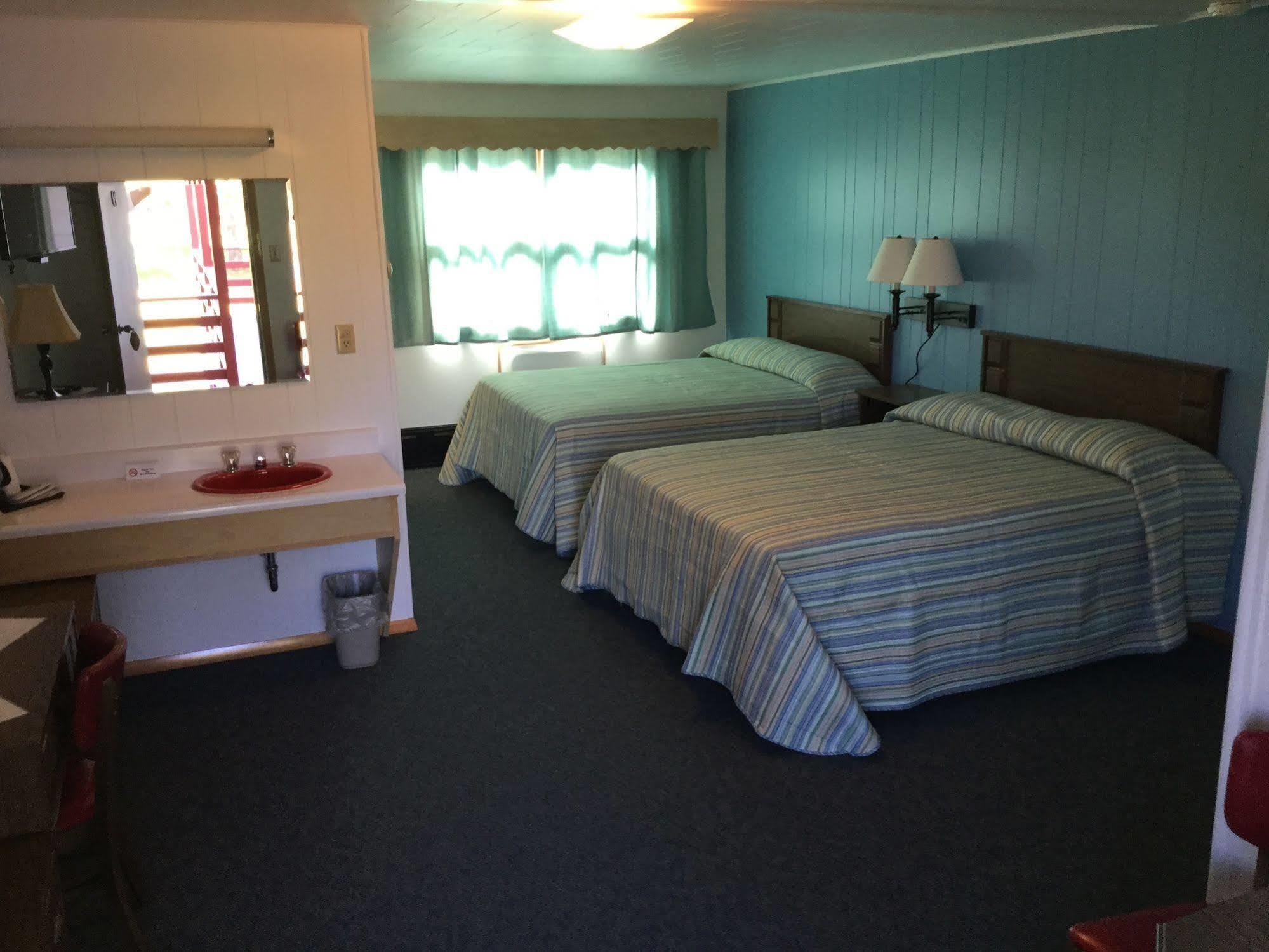 איירונווד Cedars Motel מראה חיצוני תמונה